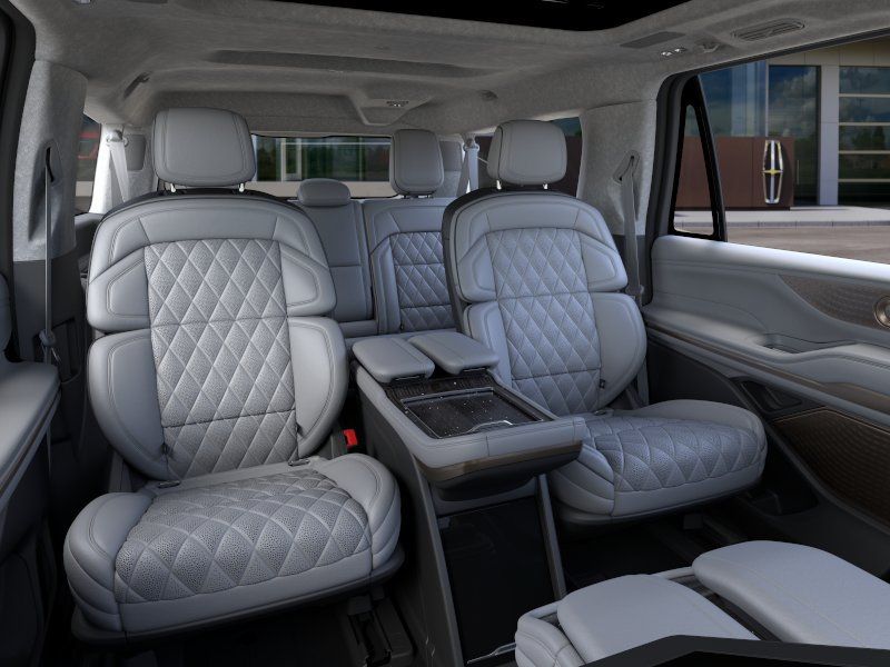 Thumbnail: 2026 Lincoln Navigator L - 11