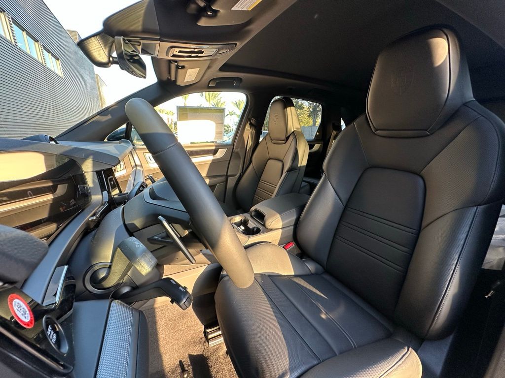 Thumbnail: 2026 Porsche Cayenne - 5