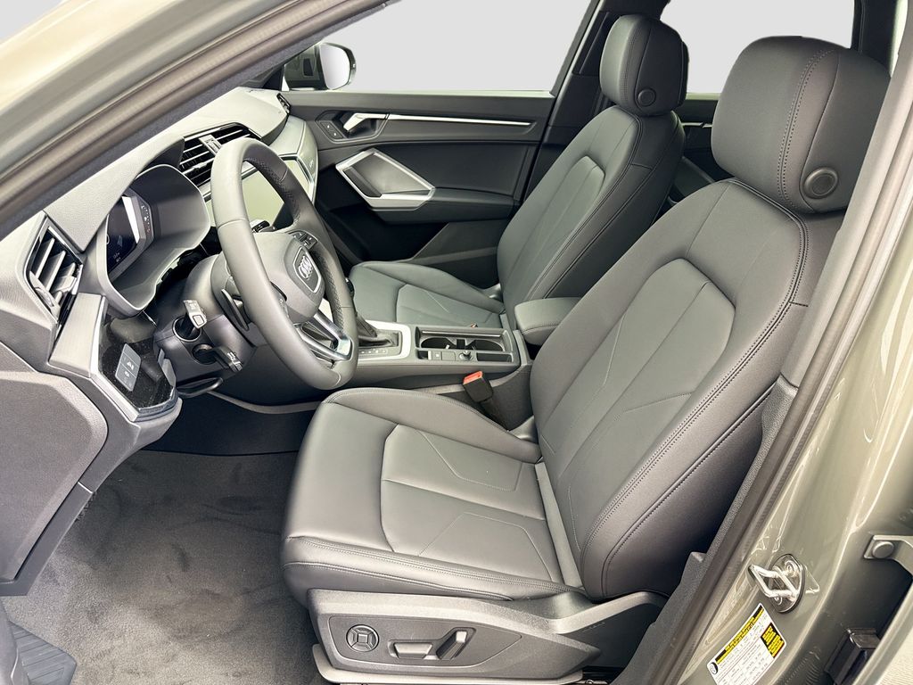 Thumbnail: 2025 Audi Q3 - 17