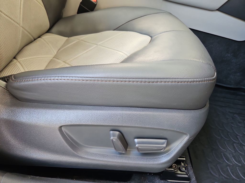2018 Toyota Camry 27