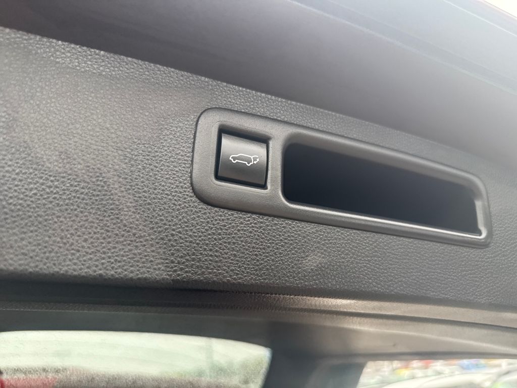 2022 Toyota Highlander XLE photo 8