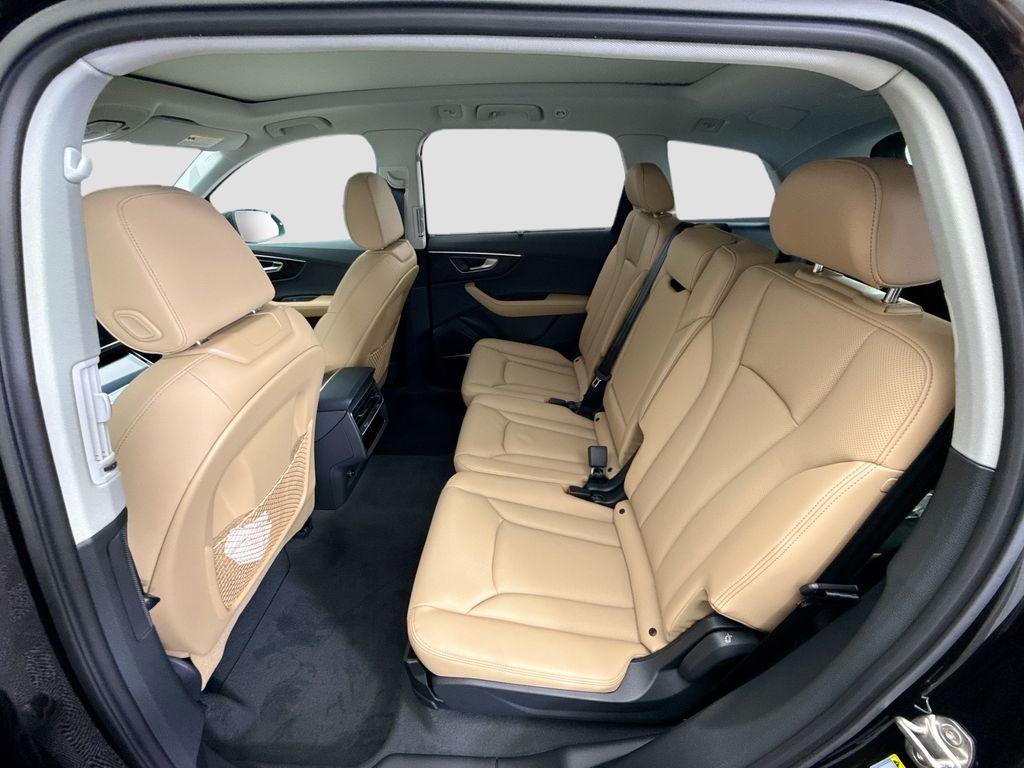 Thumbnail: 2026 Audi Q7 - 20