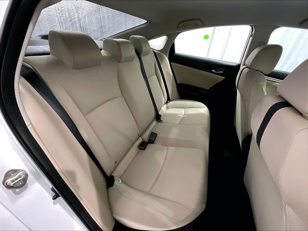 2019 Honda Civic — photo 16