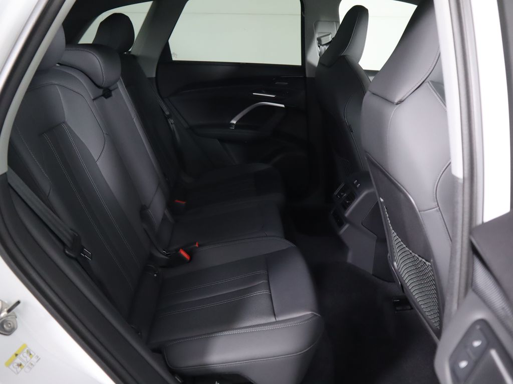 Thumbnail: 2025 Audi Q5 - 24