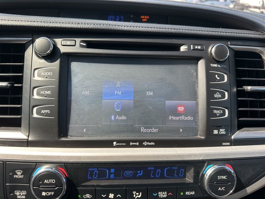 2019 Celestial Silver Metallic Toyota Highlander XLE FWD SUV