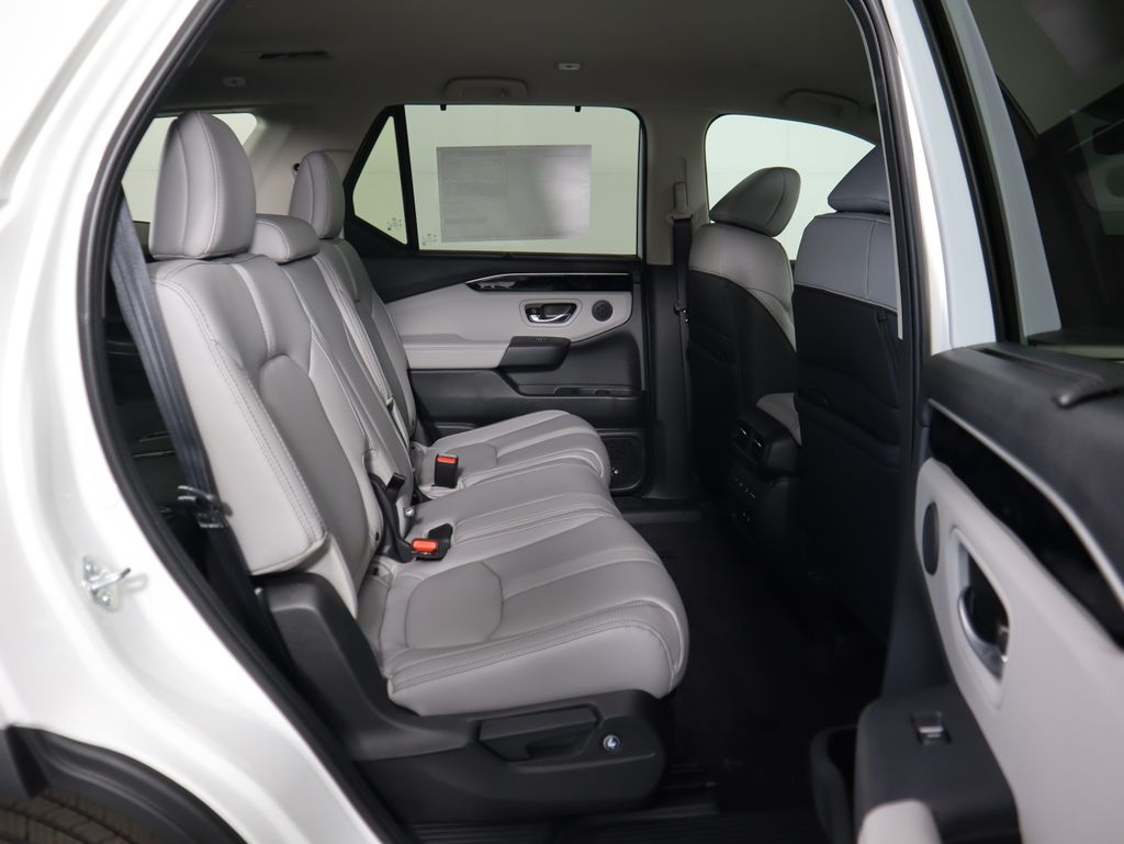 Thumbnail: 2025 Honda Pilot - 22