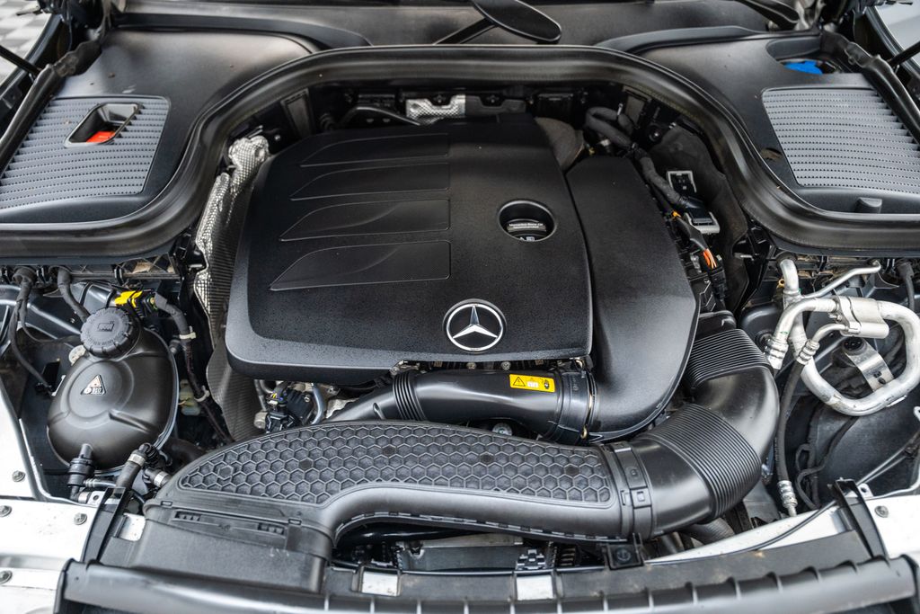 Mercedes-BenzGLC19