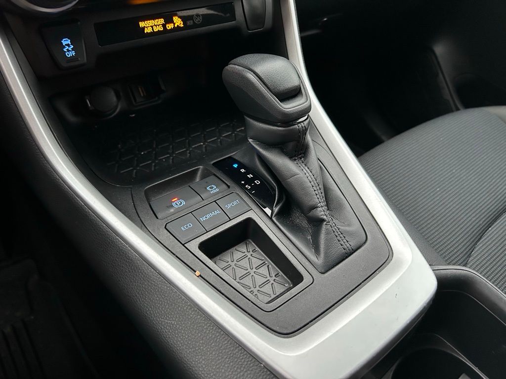 Thumbnail: 2022 Toyota RAV4 - 26