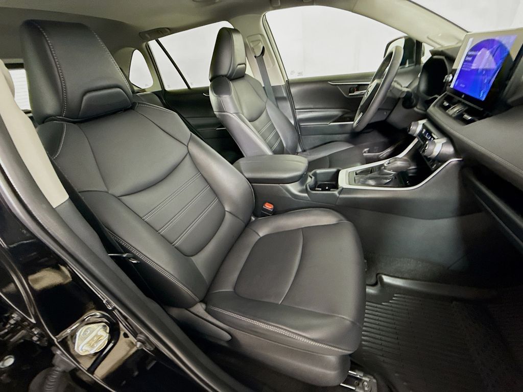 Thumbnail: 2023 Toyota RAV4 - 29