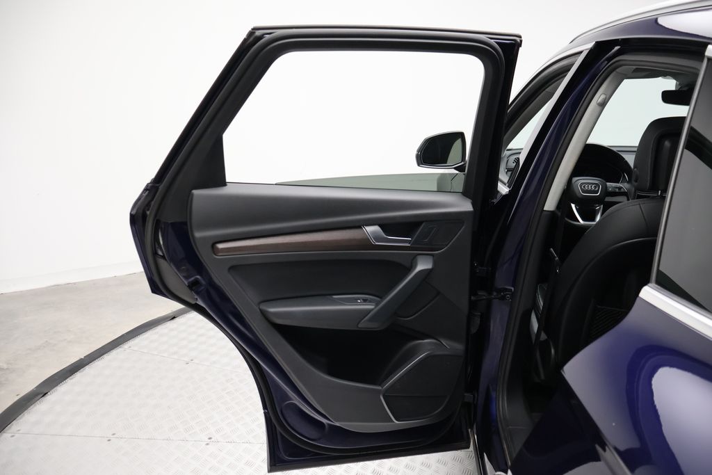 Thumbnail: 2021 Audi Q5 - 21