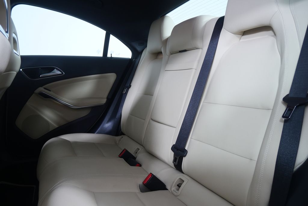 Thumbnail: 2018 Mercedes-Benz CLA - 15