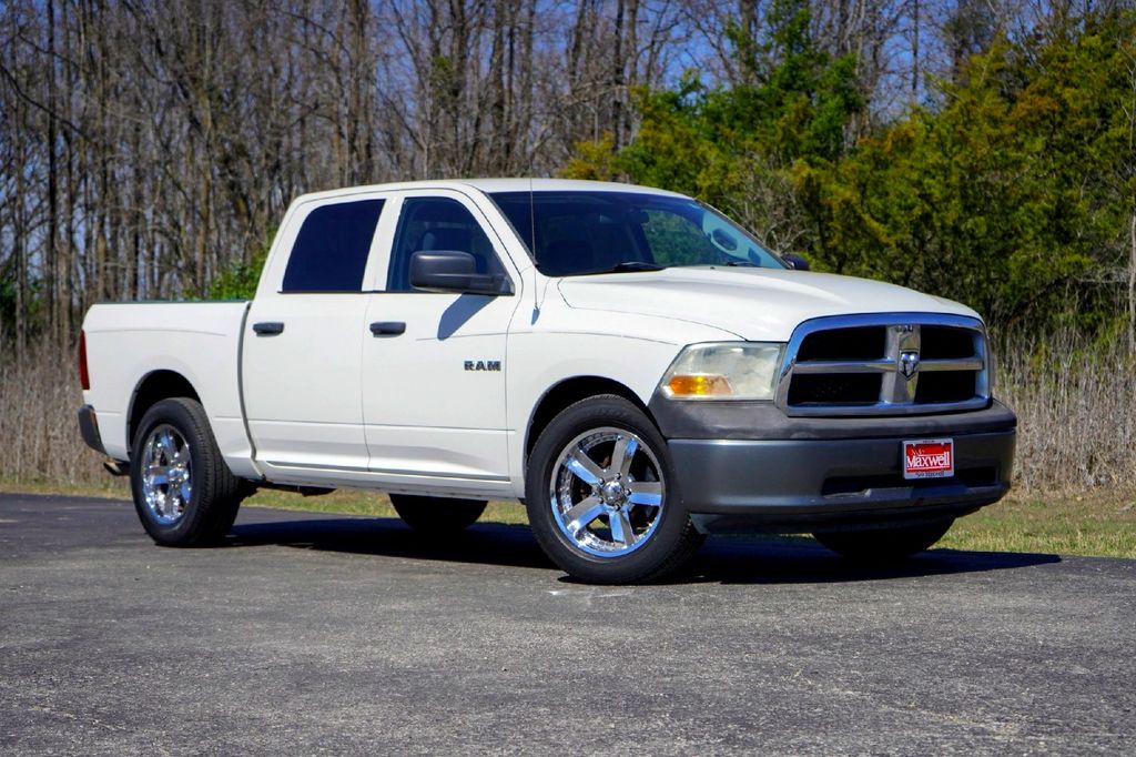 2009 Dodge RAM 1500 ST Crew Cab RWD