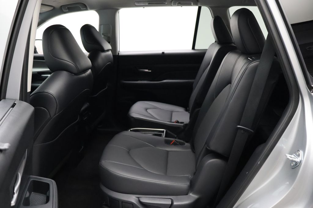 Thumbnail: 2025 Toyota Grand Highlander - 19