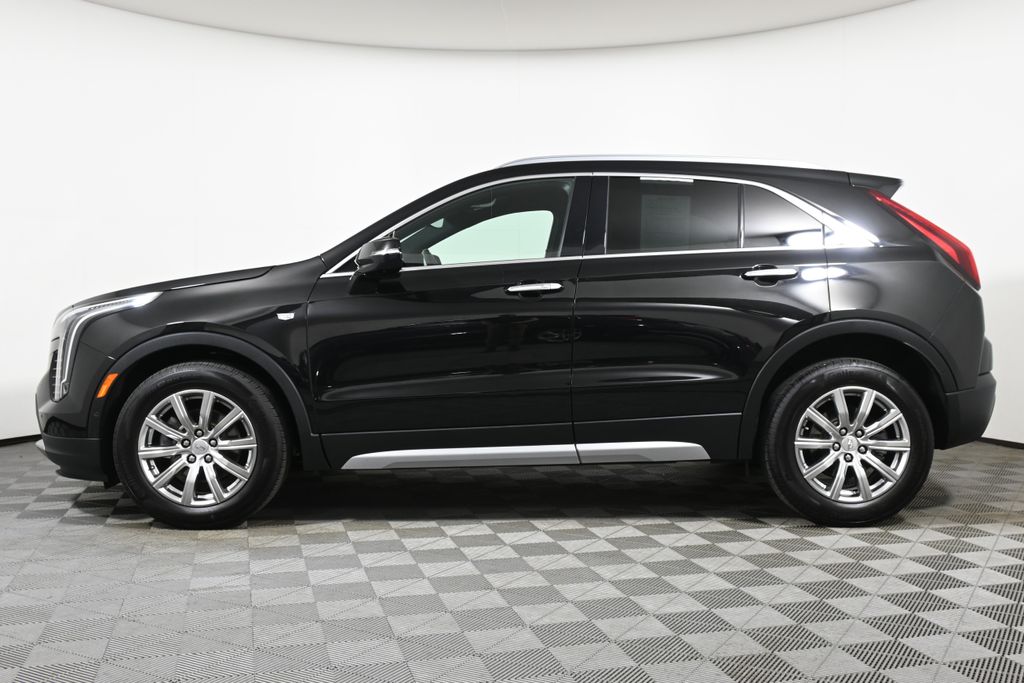 2022 Cadillac XT4 Premium Luxury 2