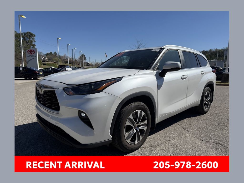 2023 Toyota Highlander XLE FWD