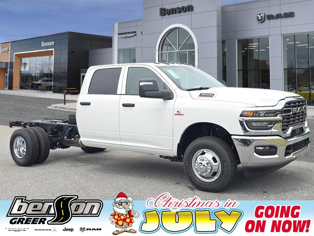 Bright White Clearcoat 2026 RAM 3500 Chassis Pickup Truck Four-Wheel Drive 8-Speed Automatic