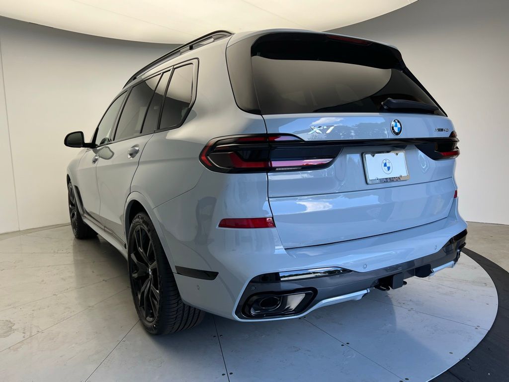Thumbnail: 2026 BMW X7 - 4