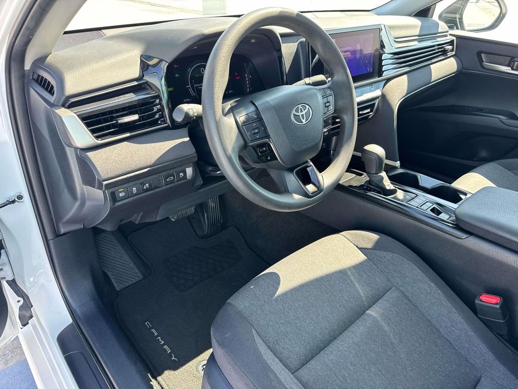 2025 Toyota Camry LE - 9