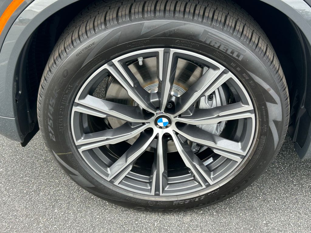 Thumbnail: 2026 BMW X5 - 9