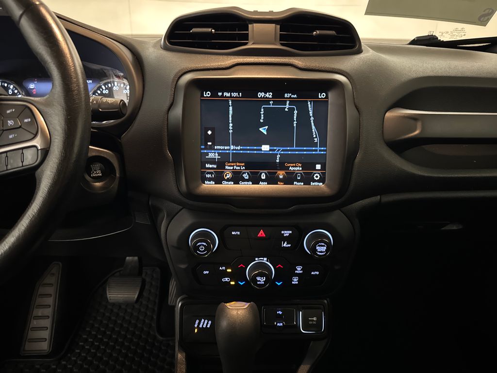 Certified Used 2022 Gray Jeep Latitude image 21