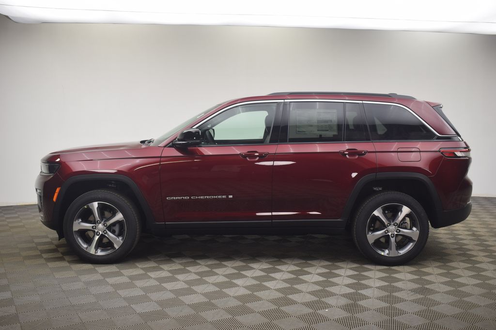 new 2026 Jeep Grand Cherokee car, priced at $37,890
