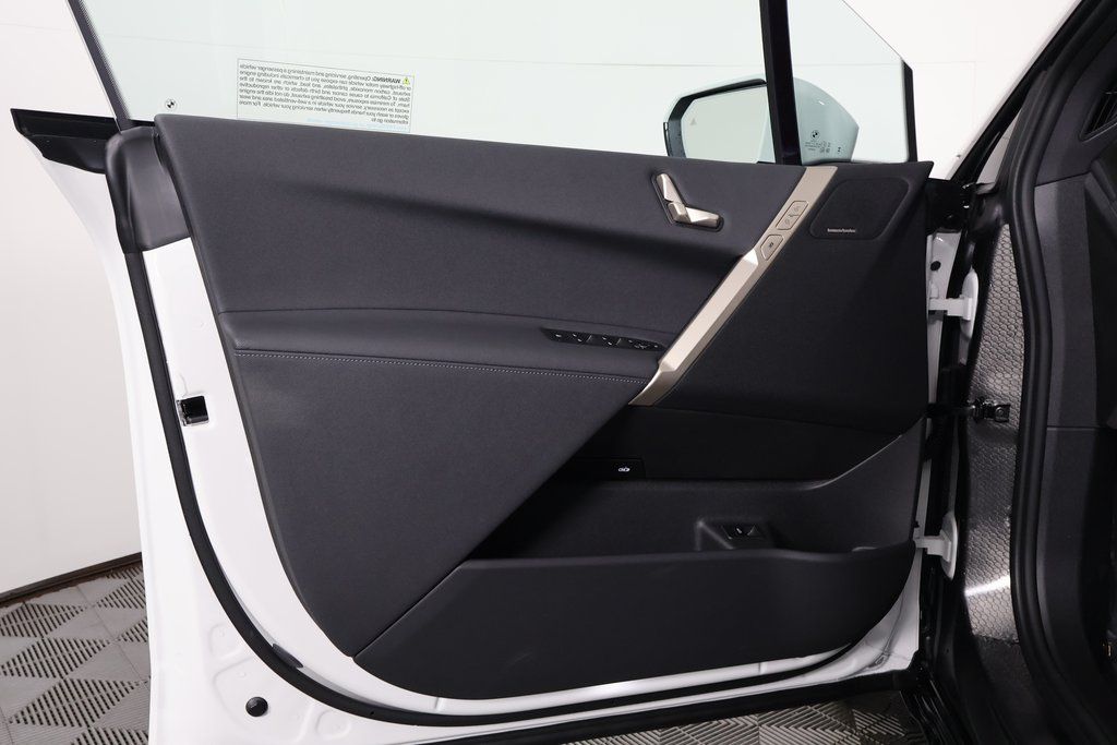 Thumbnail: 2026 BMW iX - 7