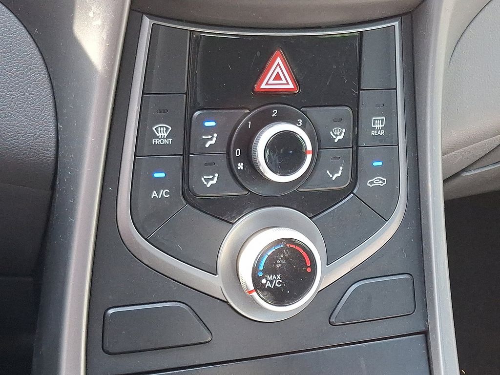 Thumbnail: 2015 Hyundai Elantra - 15