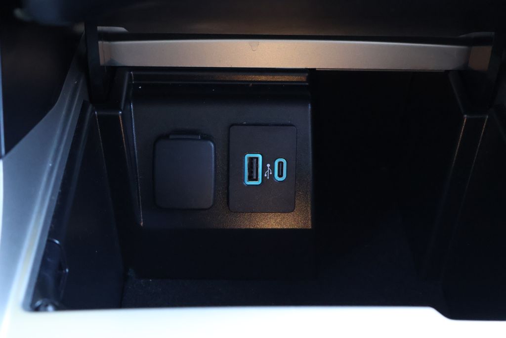 Thumbnail: 2024 Ford Explorer - 22