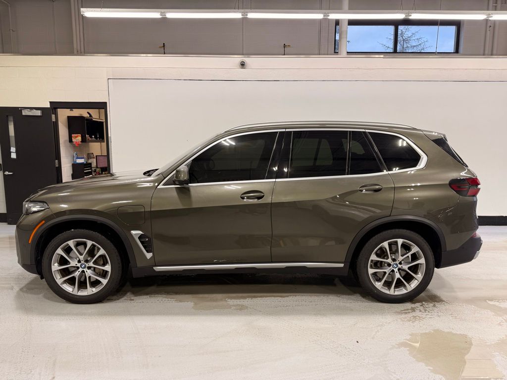 Thumbnail: 2024 BMW X5 - 2