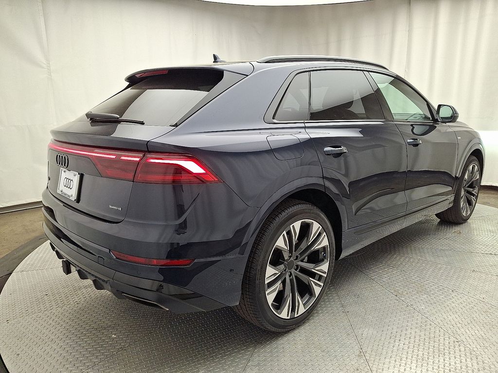 Thumbnail: 2026 Audi Q8 - 3