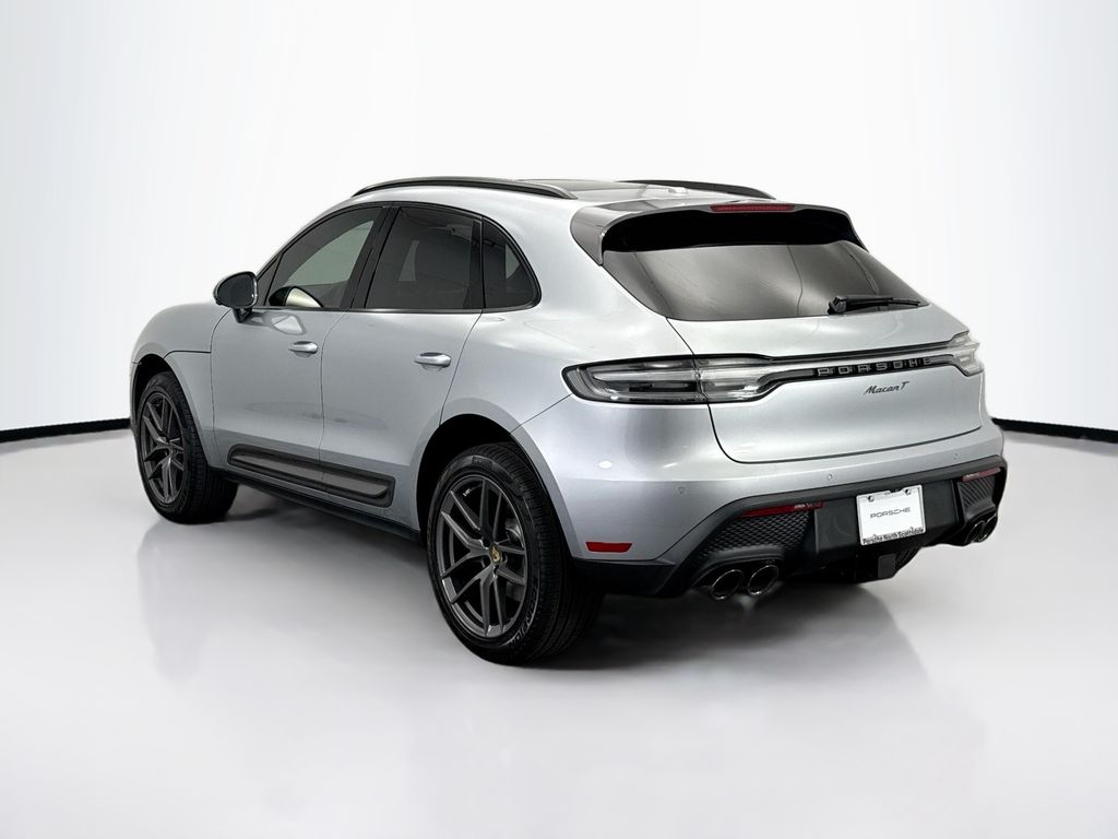 Thumbnail: 2026 Porsche Macan - 3