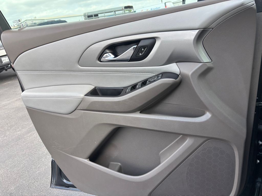 Used Car 2020 Chevrolet Traverse  Lt For Sale Under $30,000 In Austin, Texas