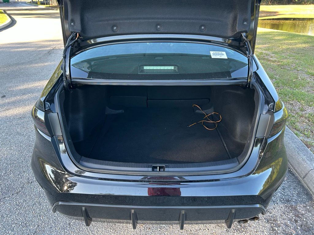 Thumbnail: 2024 Toyota Corolla - 10