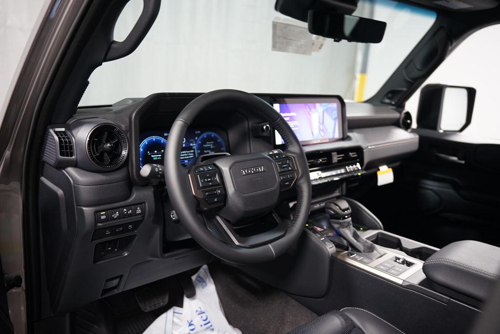 2025 Toyota Land Cruiser  11