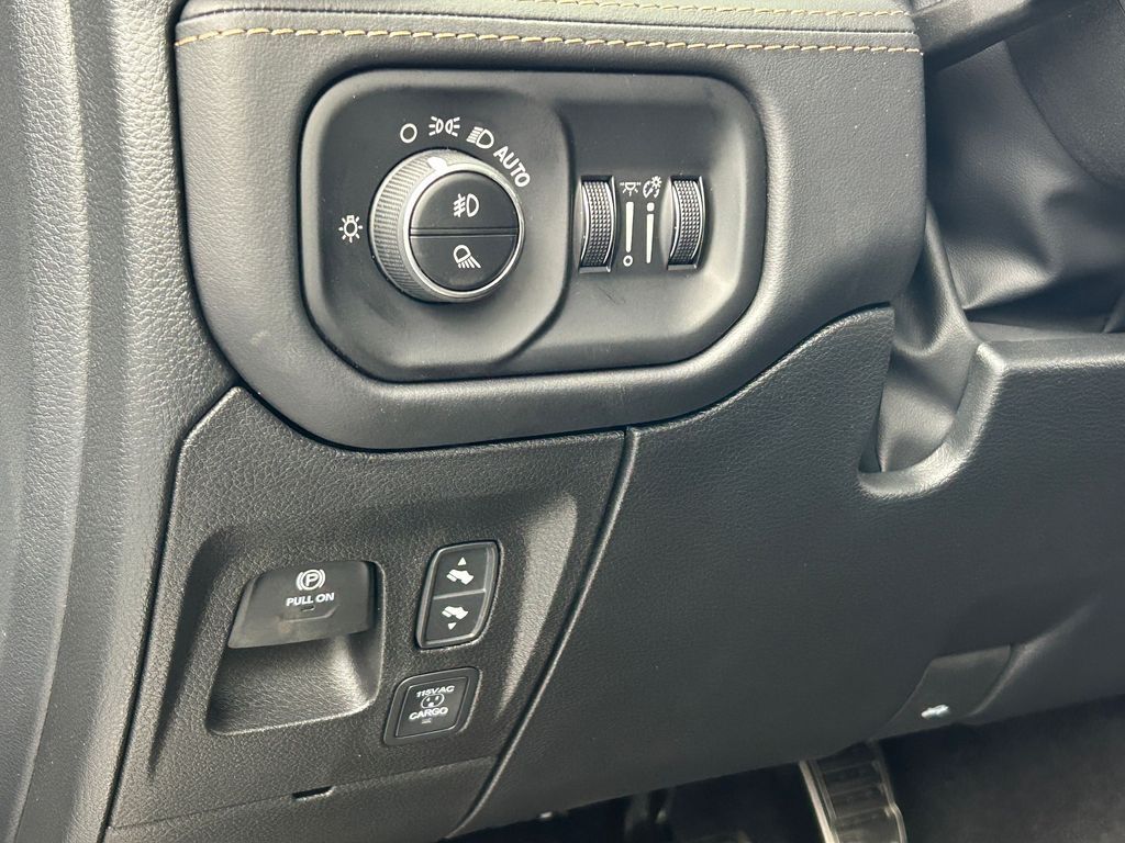 New 2026 Granite Crystal Metallic Clearcoat Ram Tungsten image 16