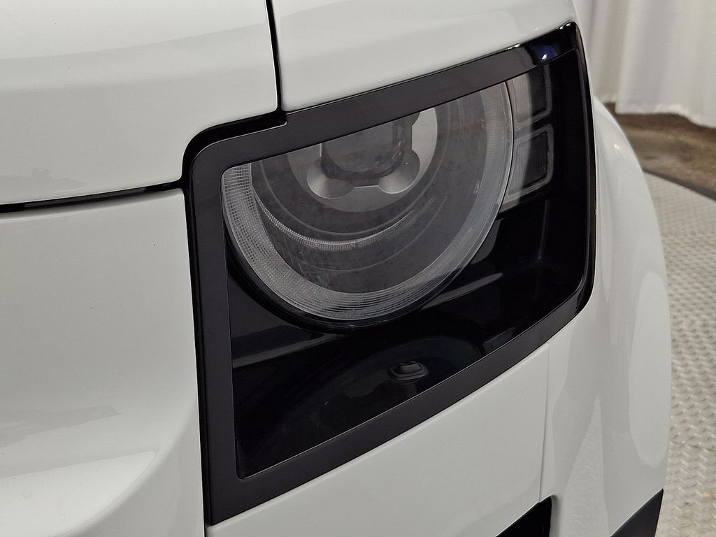 Thumbnail: 2023 Land Rover Defender - 9