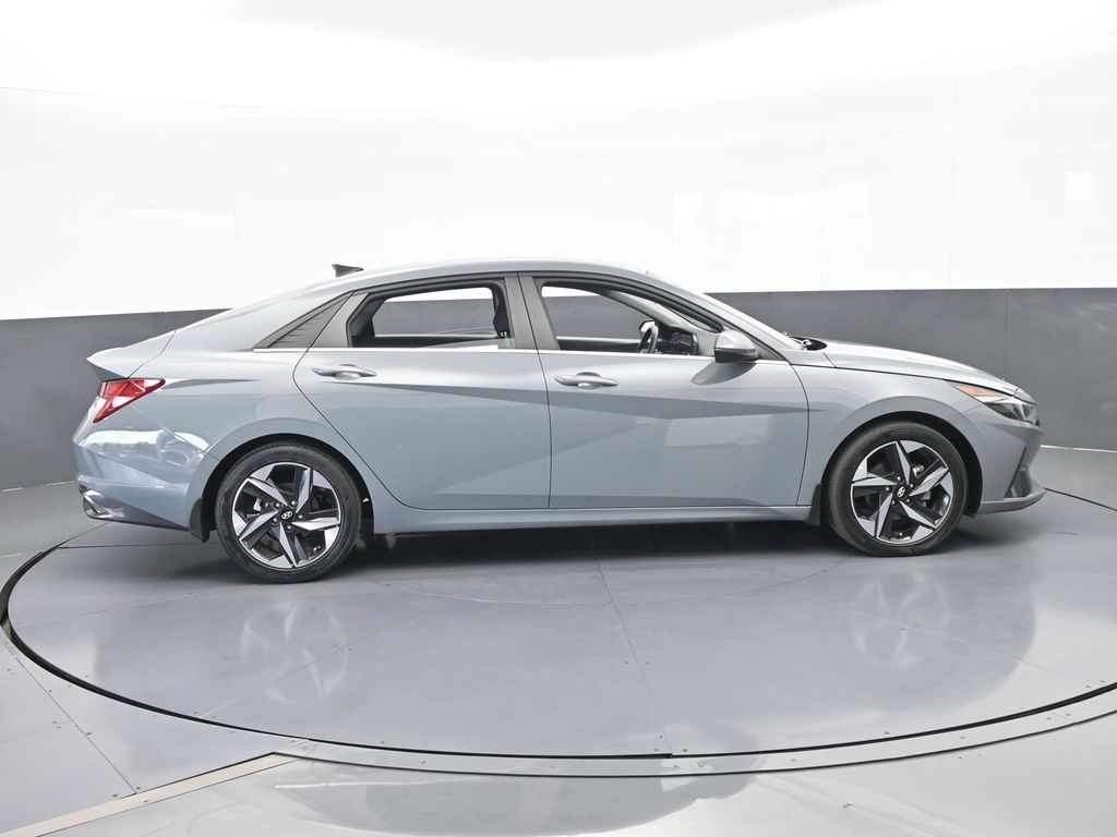 Used 2022 Electric Shadow Hyundai SEL image 7