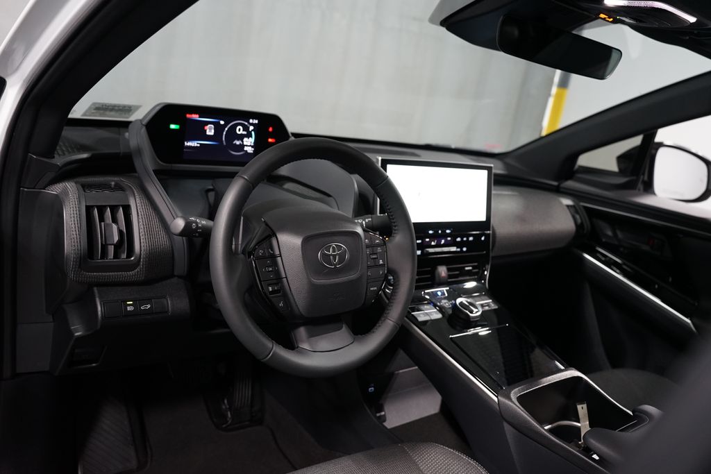 Thumbnail: 2024 Toyota bZ4X - 11