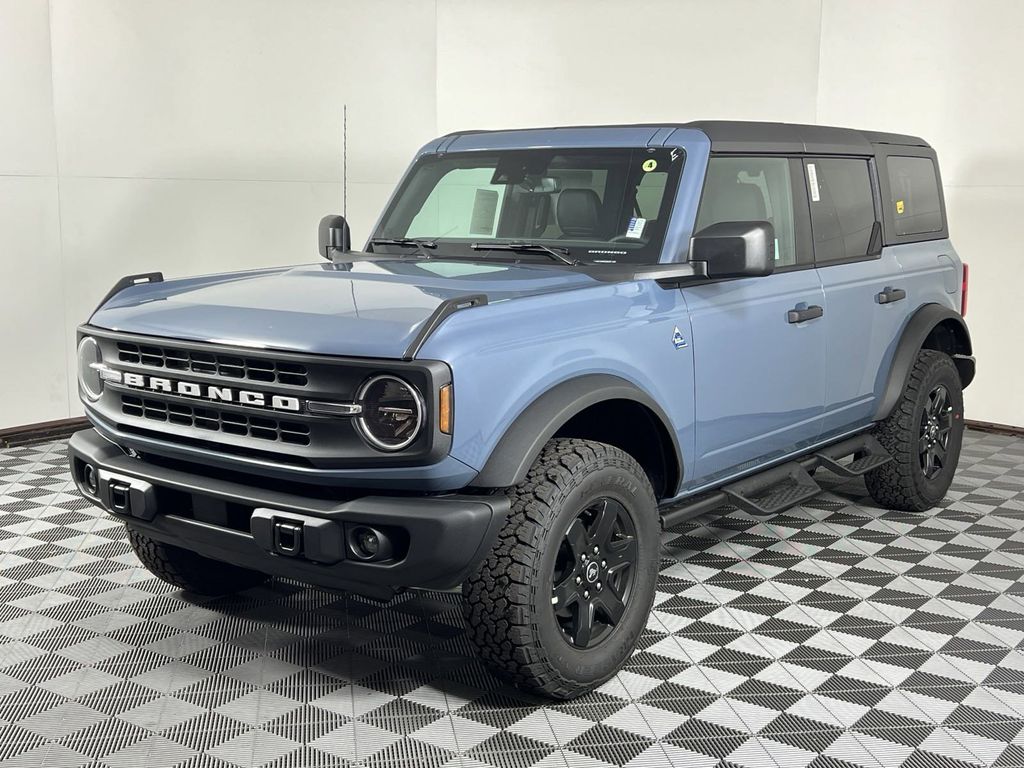 2024 Ford Bronco Black Diamond 3