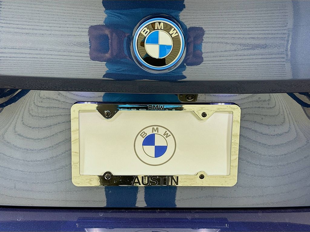 Thumbnail: 2026 BMW i5 - 22