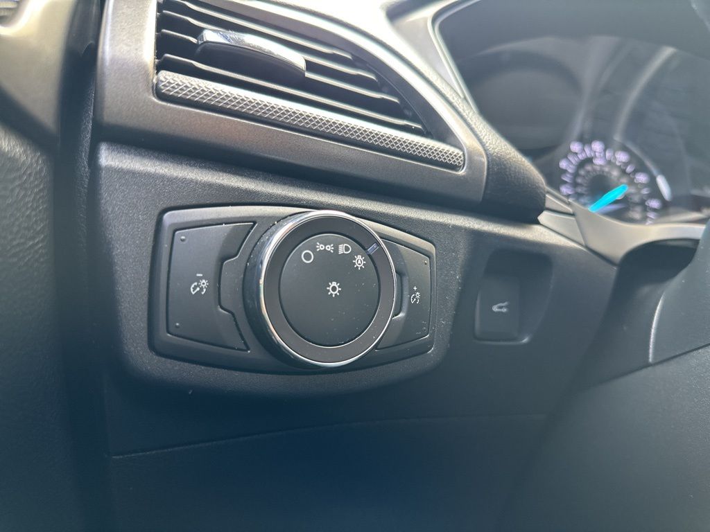 Thumbnail: 2018 Ford Fusion - 17
