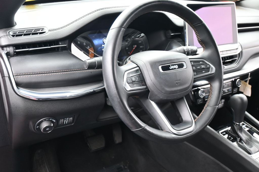 Used 2022 Redline Pearlcoat Jeep High Altitude image 15