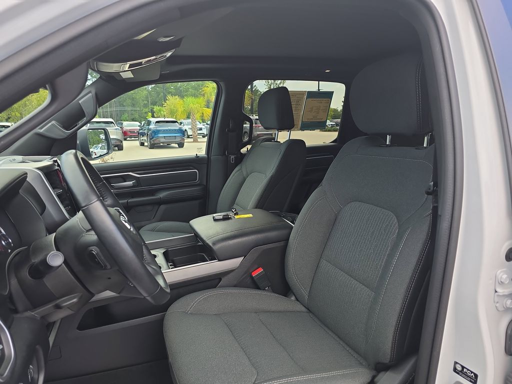 2022 Bright White Clearcoat Ram 1500 Big Horn/Lone Star 4X4 Truck