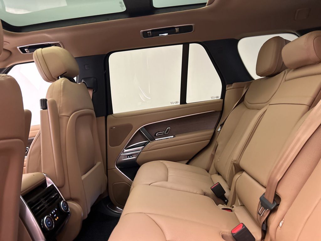 Thumbnail: 2026 Land Rover Range Rover - 24