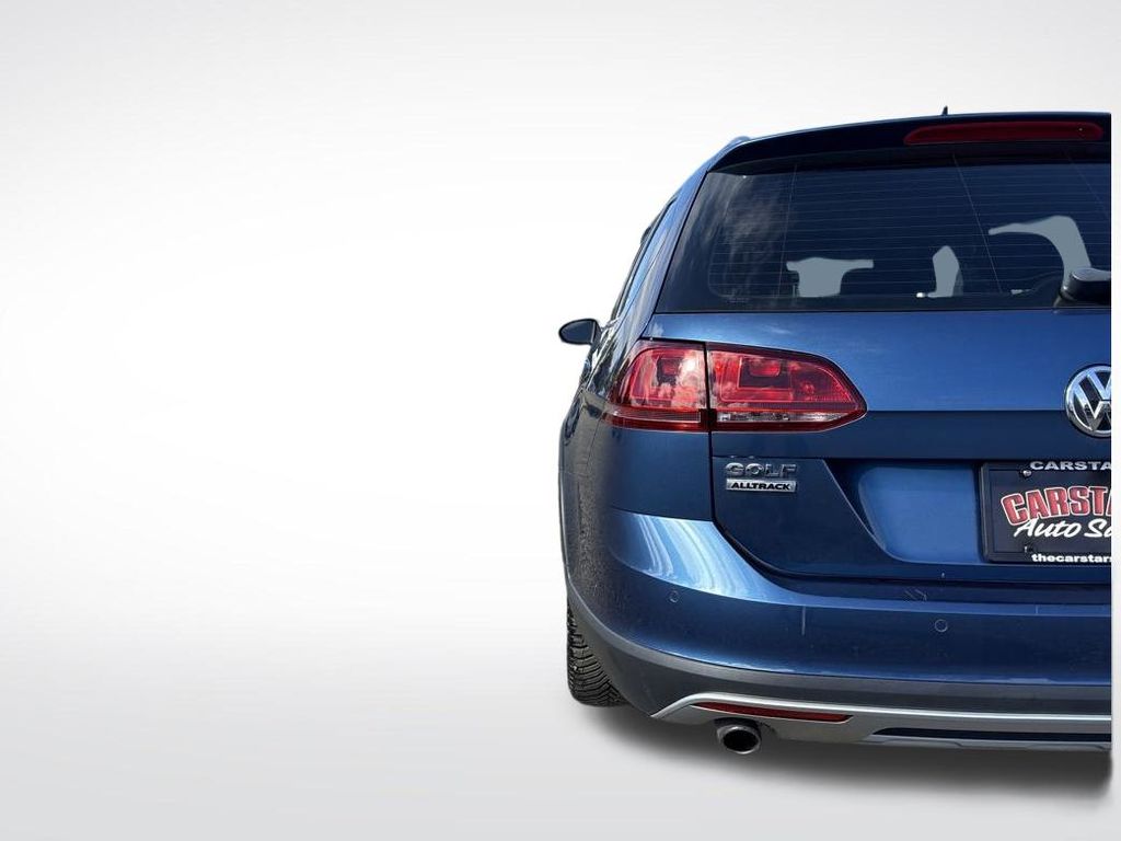 2017 Night Blue Volkswagen Golf Alltrack TSI SE AWD Crossover