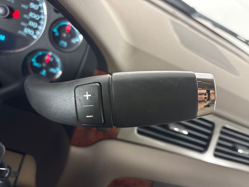 Used 2013 White Chevrolet LTZ image 29