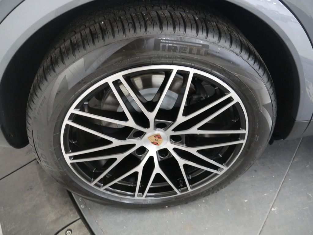 Thumbnail: 2026 Porsche Cayenne - 15