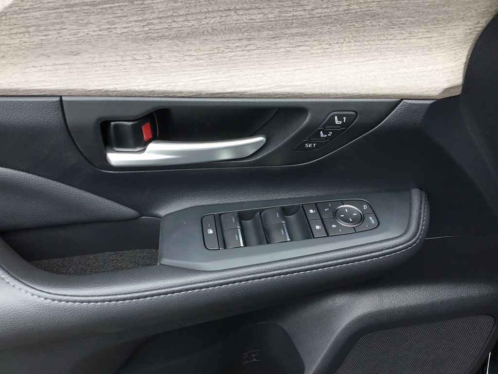 2024 Toyota Grand Highlander Platinum 18