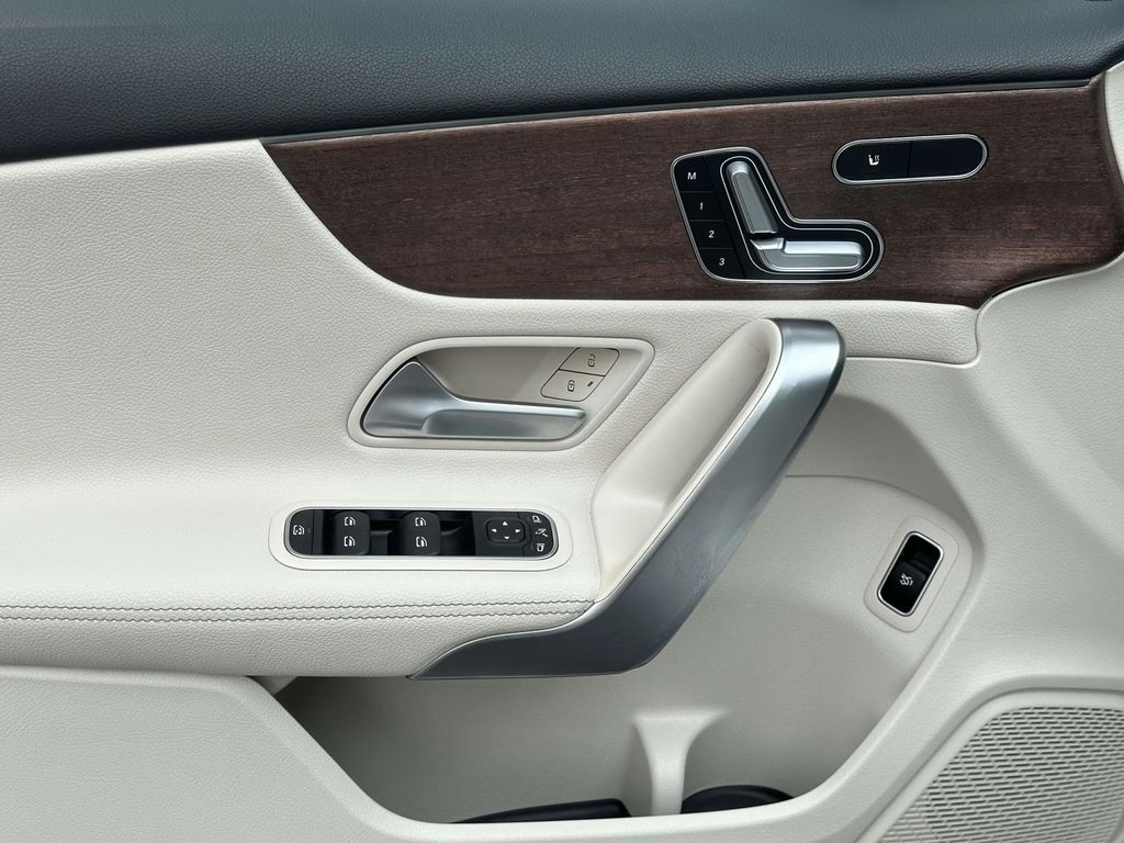 2022 Mercedes-Benz A-Class A 220 4MATIC 23