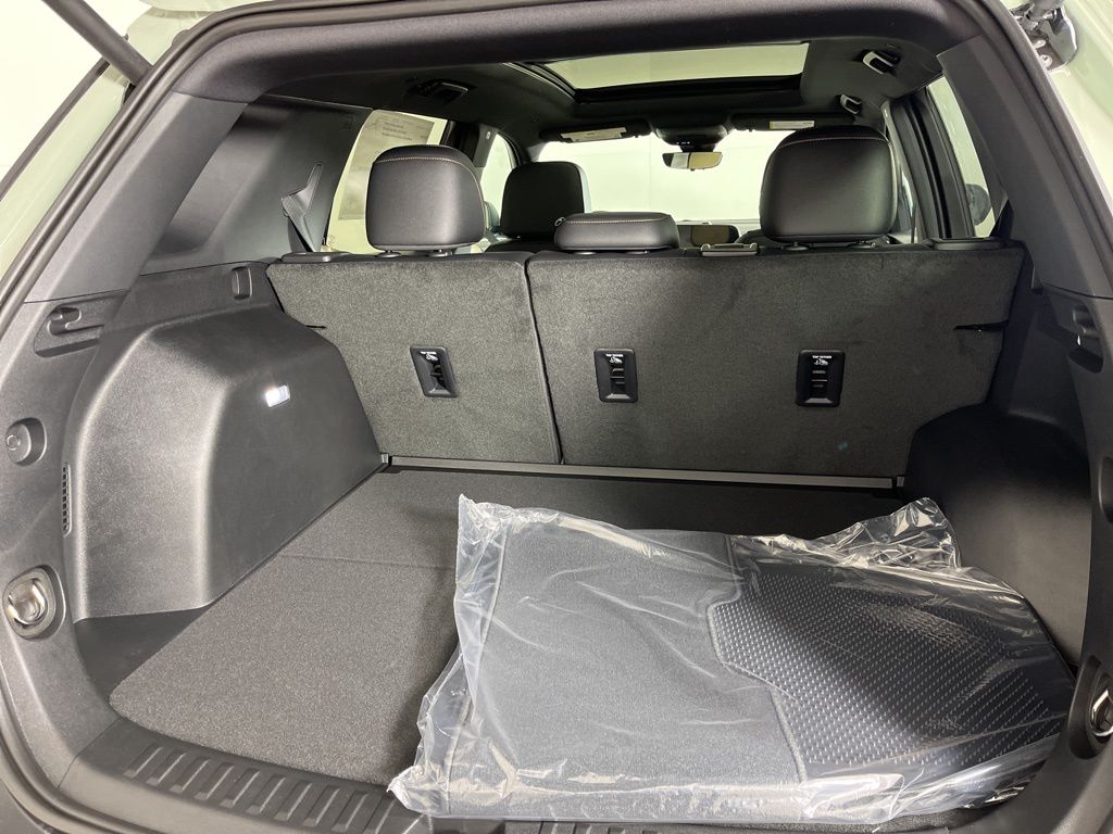 Thumbnail: 2026 Chevrolet Equinox - 21